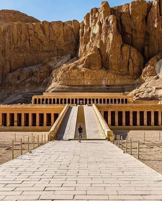 Luxor – The Pharaohs’ Legacy