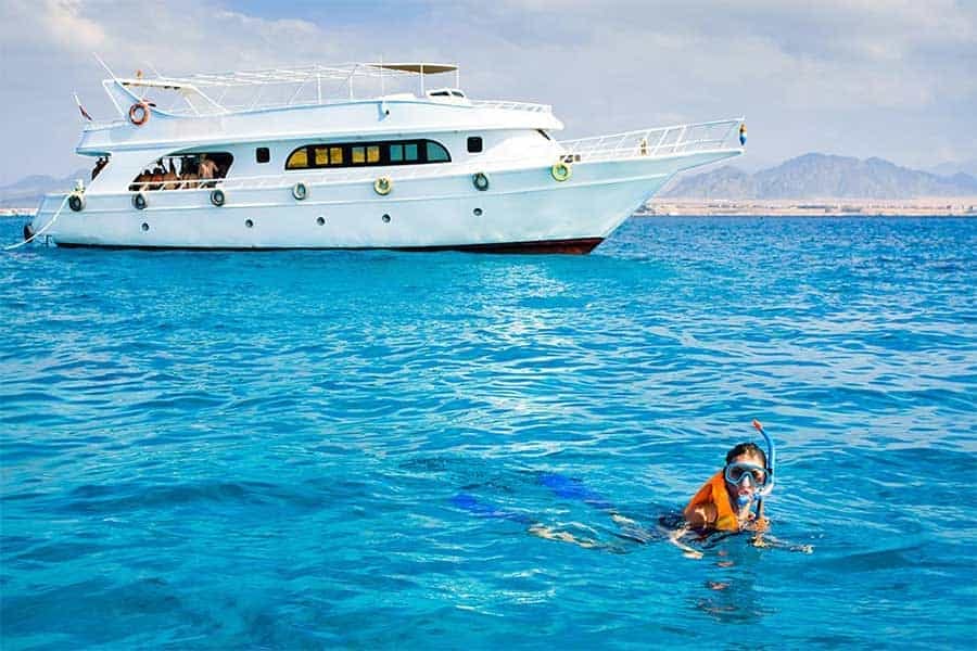 Arrival in Hurghada – Transfer to Beachfront Resort