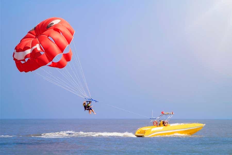 Parasailing Adventure in the Red Sea with Hotel Pickup
