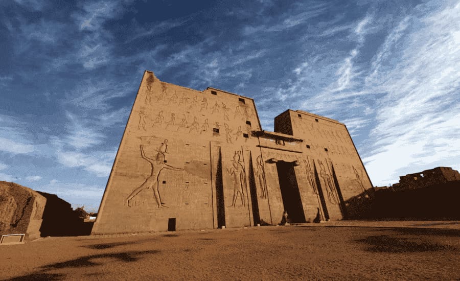 Sail from Edfu – Luxor via Esna Lock